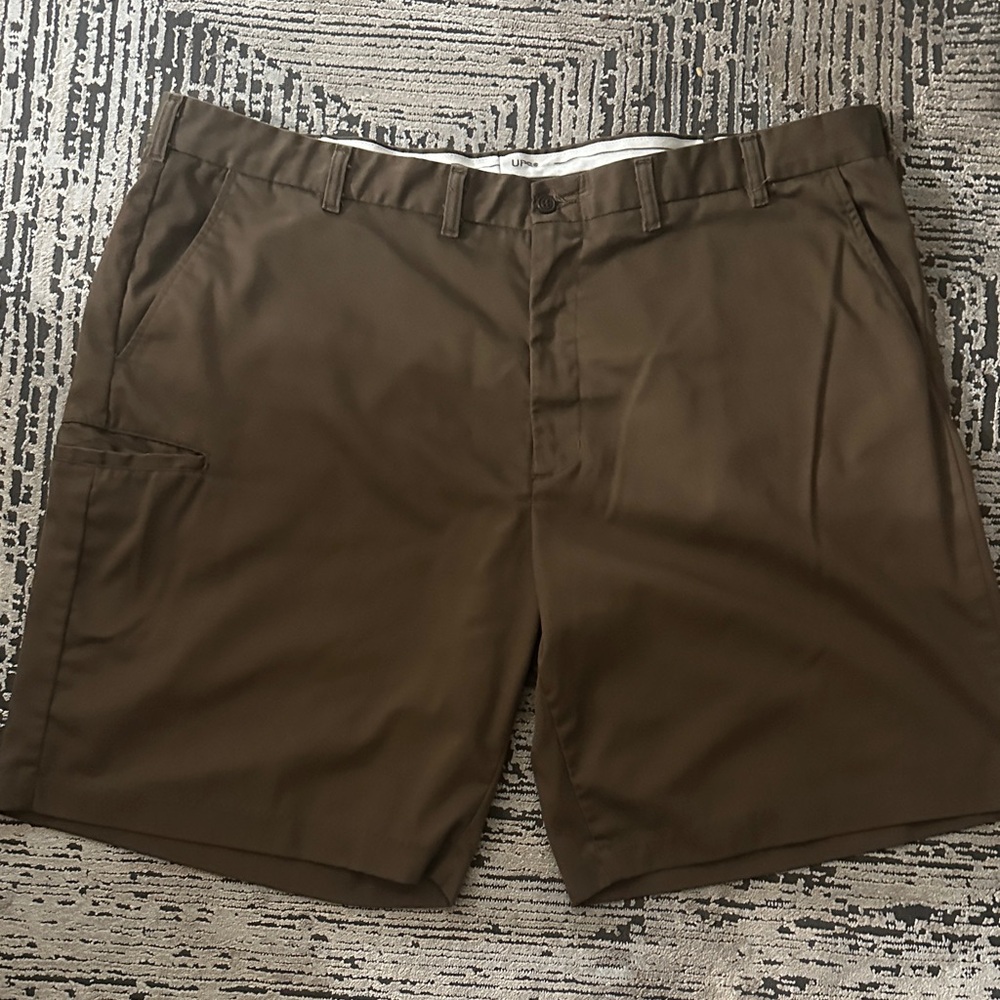 Men's Brown Shorts UPS like new in size 46 and and brand new in size 42